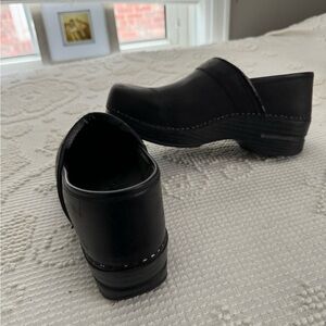 Dansko clogs size 40 black